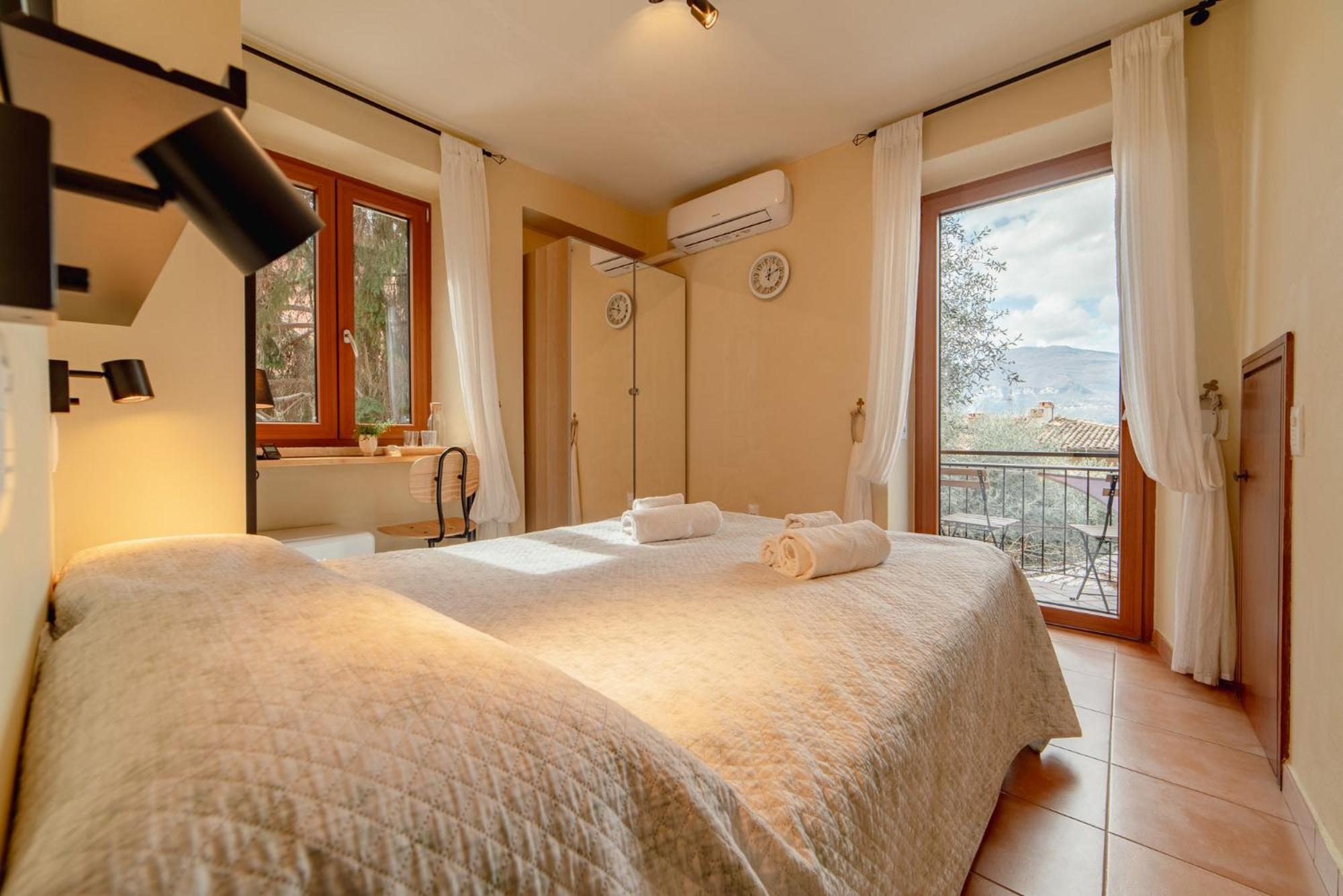 Garda Doma Bed & Breakfast เบรนโซเน ซูล การ์ดา ภายนอก รูปภาพ