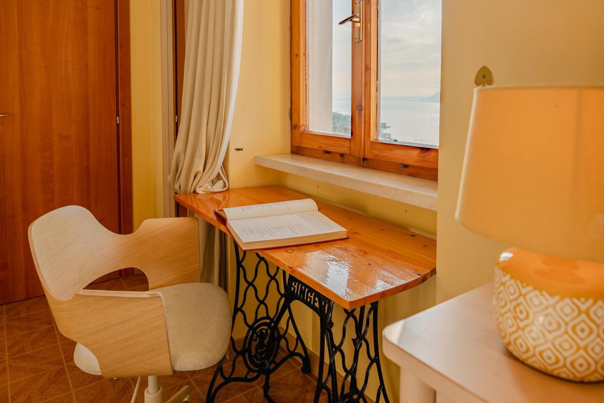 Garda Doma Bed & Breakfast เบรนโซเน ซูล การ์ดา ภายนอก รูปภาพ