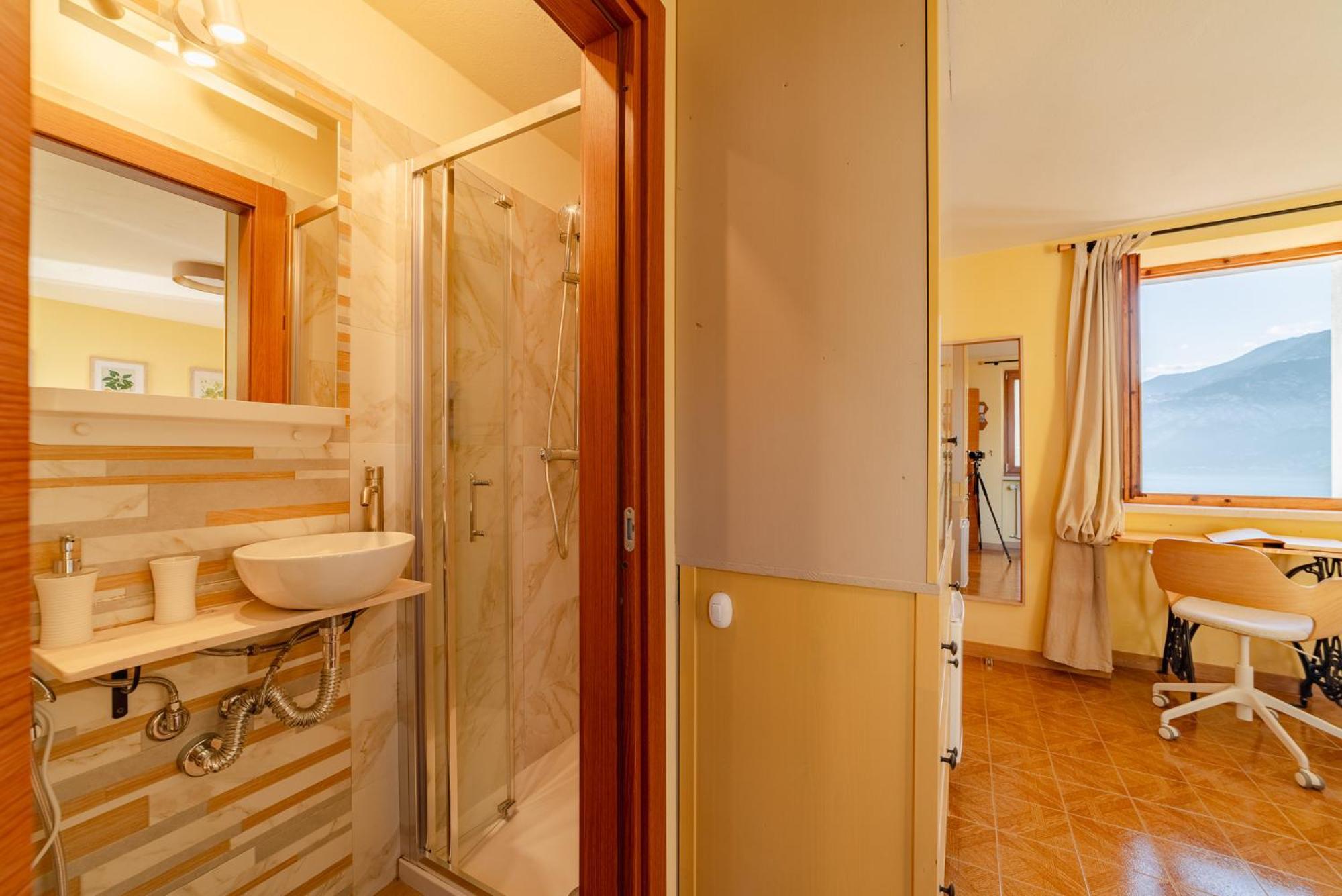 Garda Doma Bed & Breakfast เบรนโซเน ซูล การ์ดา ภายนอก รูปภาพ
